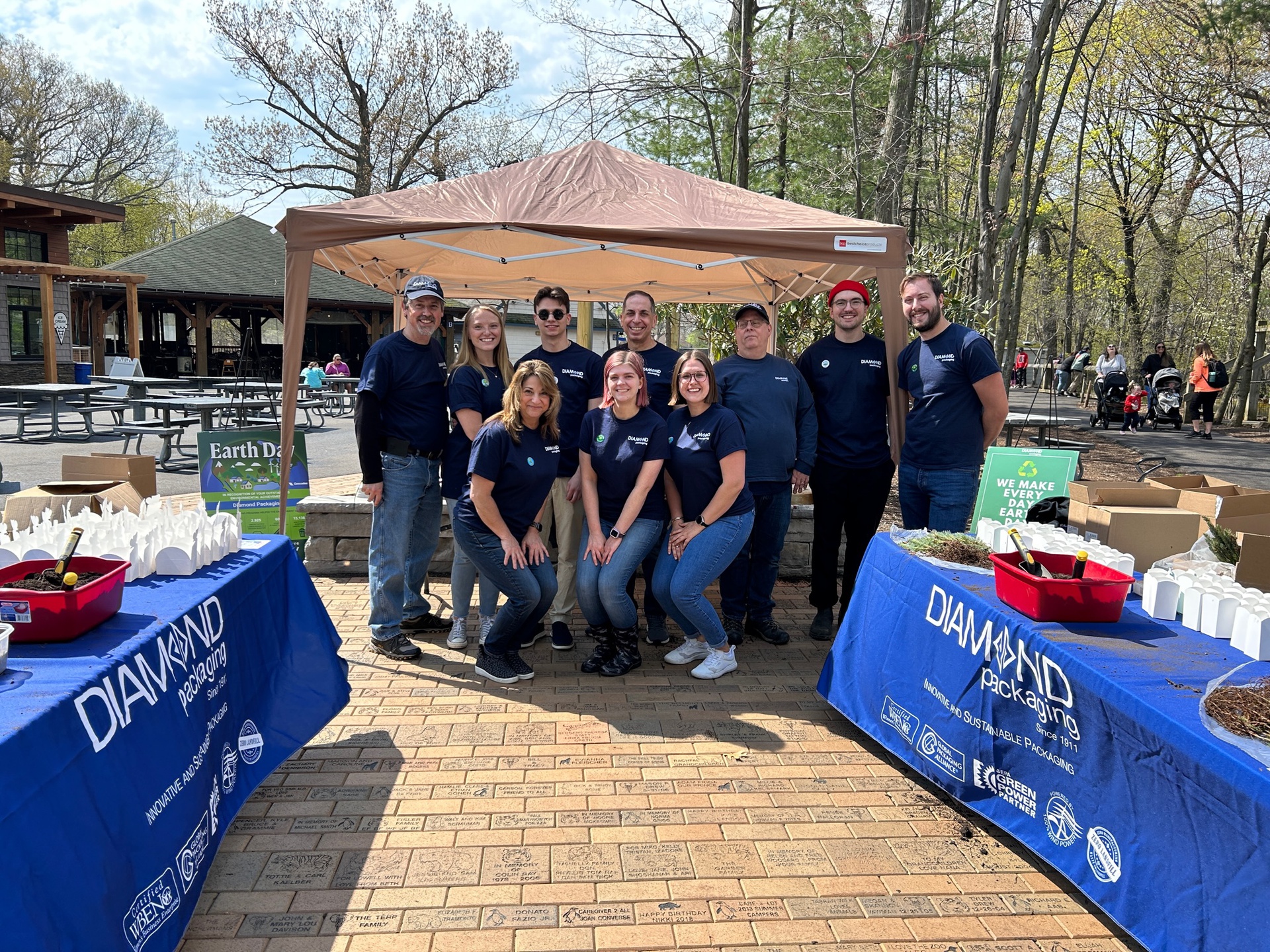 Diamond Packaging celebrated Earth Day by partnering with the Seneca Park Zoo on Saturday, April 22, 2023 from 10 AM to 4 PM to help kids plant trees and seeds for butterfly gardens.